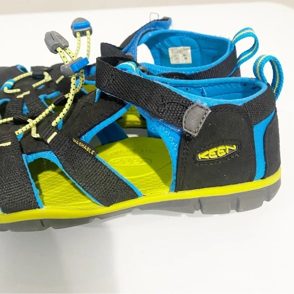 KEEN Big Kid's Seacamp II CNX Casual Shoes Black Brilliant Blue Hiking Size 6